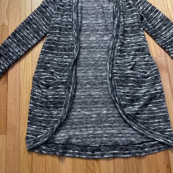 Splendid White and Grey Long Cardigan Sweater Size Large - Picture 2 of 5